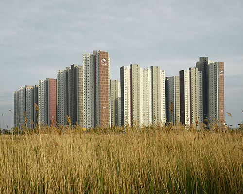 manuel alvarez diestro documents north east asia's islands of industry