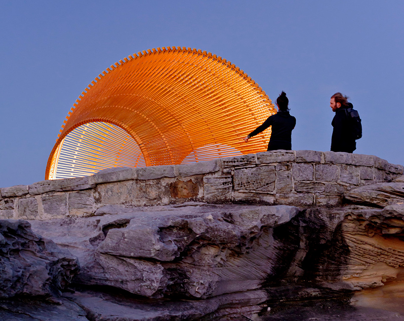 nicole-larkin-dynamics-in-impermanence-sculpture-by-the-sea-designboom-02