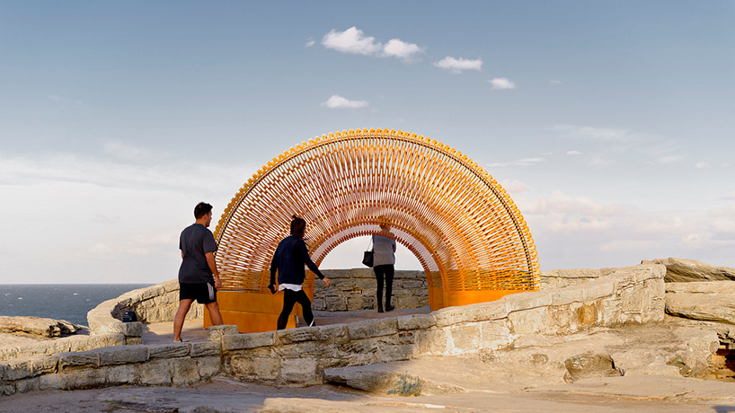 nicole-larkin-dynamics-in-impermanence-sculpture-by-the-sea-designboom-02