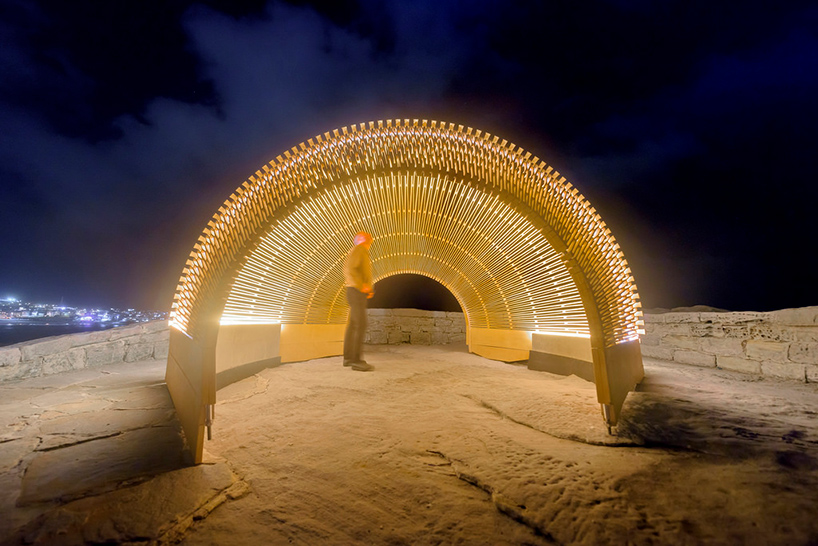 nicole-larkin-dynamics-in-impermanence-sculpture-by-the-sea-designboom-02