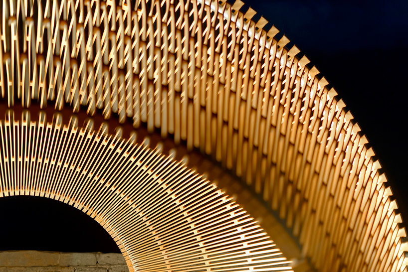 nicole-larkin-dynamics-in-impermanence-sculpture-by-the-sea-designboom-02