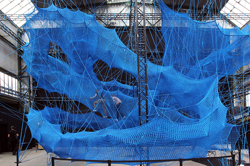 numen-for-use-tube-cologne-designboom-02