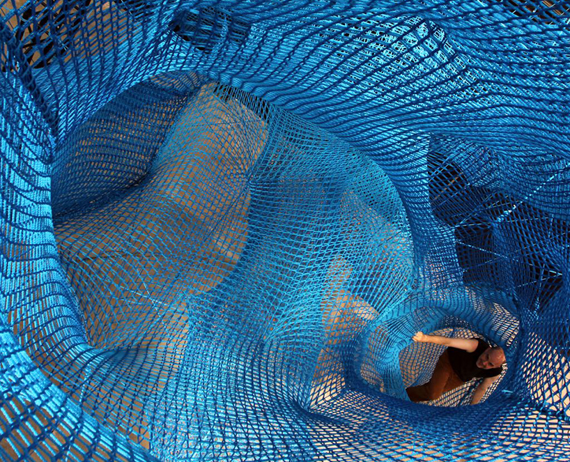 numen-for-use-tube-cologne-designboom-02