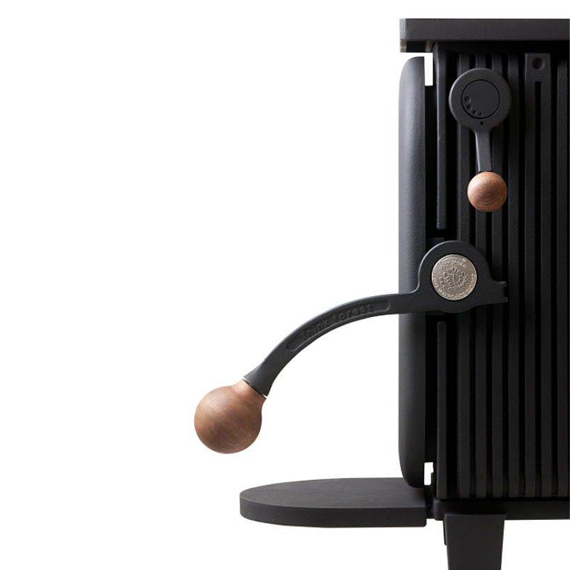 okamoto-agni-hutte-wood-stove-designboom-004