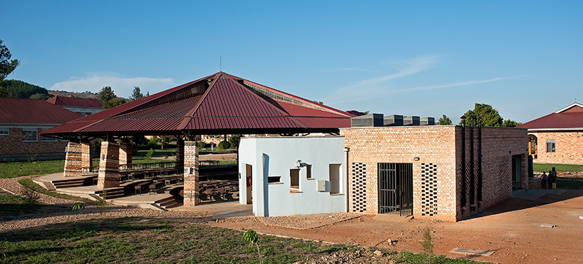 studio-fh-architects-multipurpose-hall-at-st-bernards-secondary-school-mannya-uganda-designboom-02
