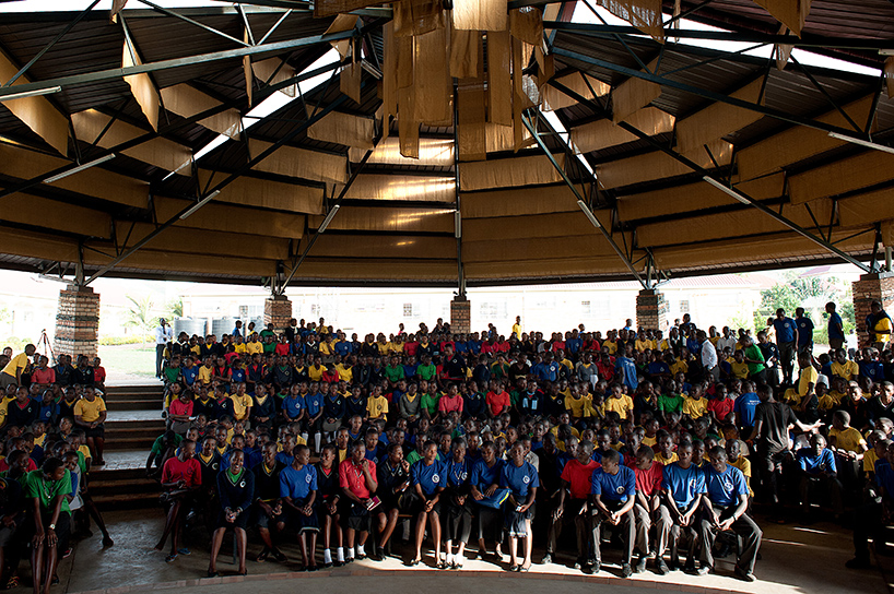 studio-fh-architects-multipurpose-hall-at-st-bernards-secondary-school-mannya-uganda-designboom-02