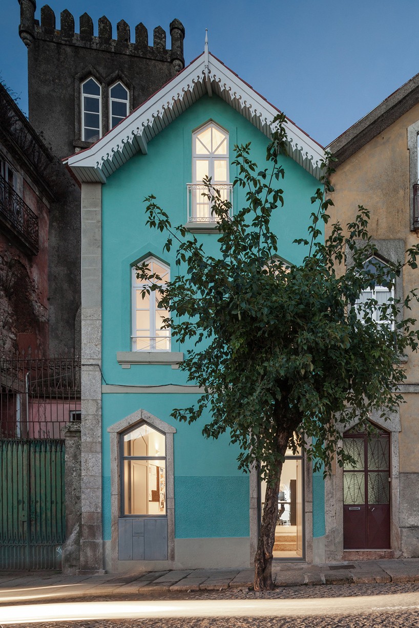 tiago do vale architects three cusps chalet braga designboom 