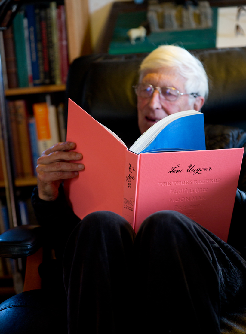 tomi-ungerer-a-treasury-of-8-books-designboom03