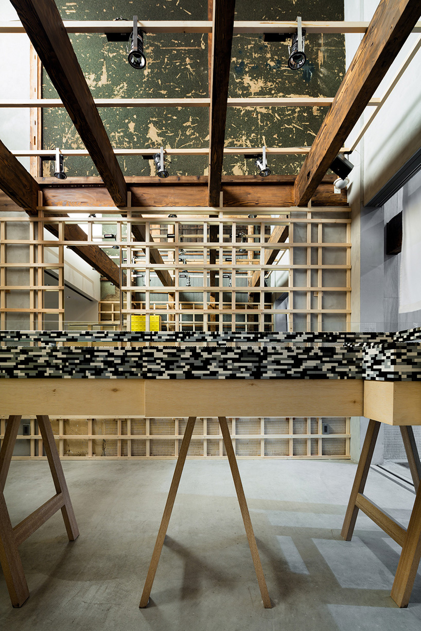 yuseke-seke-bake-cheest-tart-store-kyoto-designboom-03