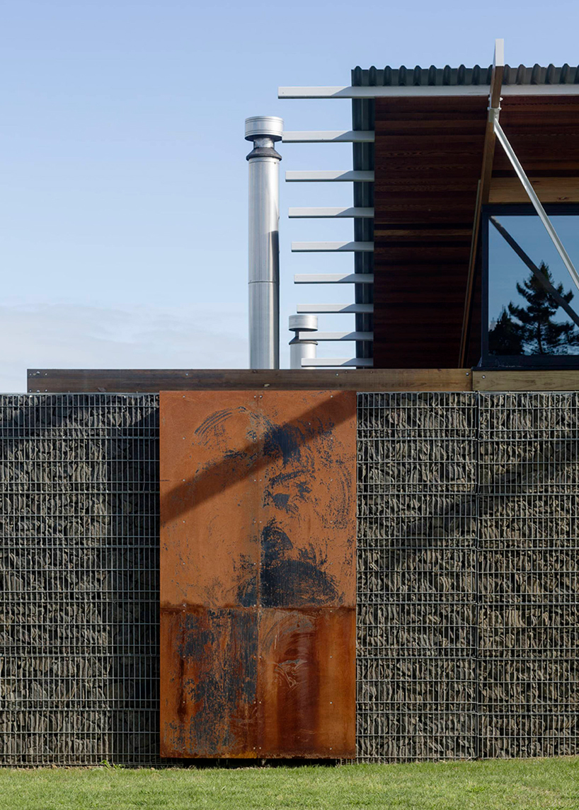 herbst-architects-bramasole-house-auckland-designboom-03