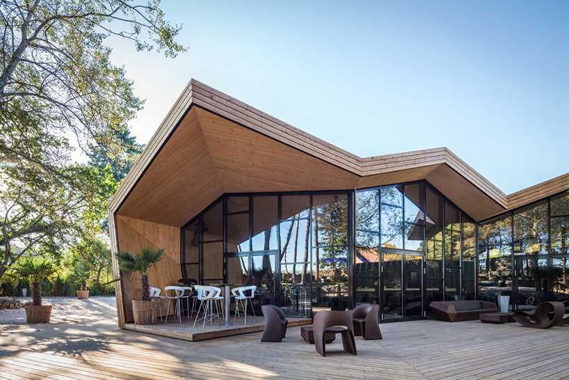 boos-beach-club-restaurant-metaform-architects-luxembourg-designboom-02