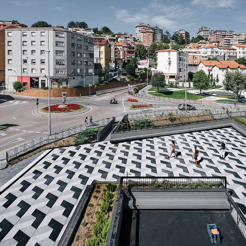 garciagerman-arquitectos-puertochico-plaza-and-market-cantabria-spain-designboom-02