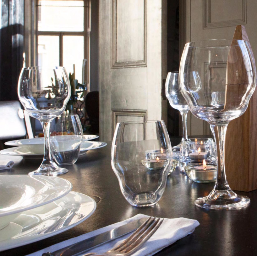 nigel-coates-heads-up-glass-collection-nude-designboom-003