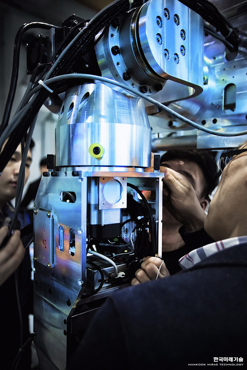 method-2 bipedal robot south korea hankook mirae technology designboom