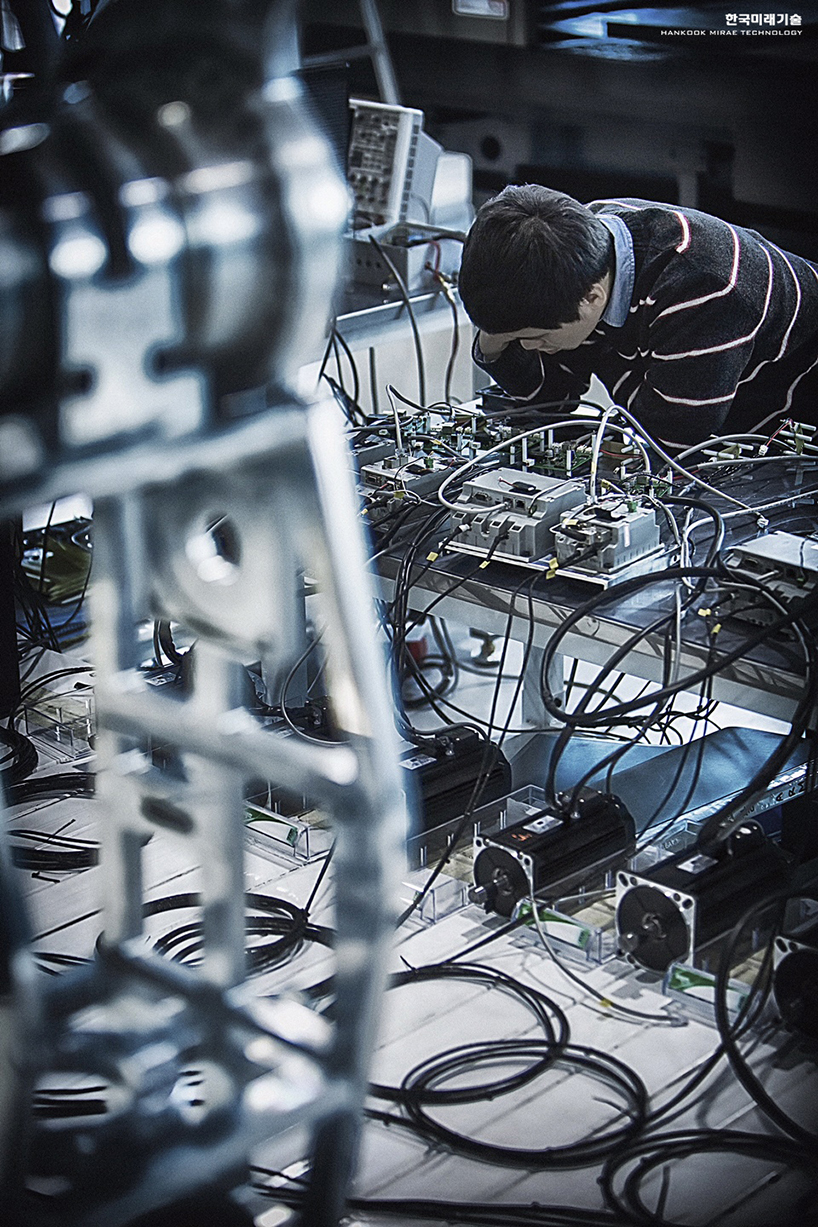 method-2 bipedal robot south korea hankook mirae technology designboom