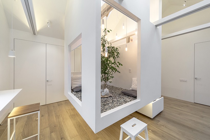 ruetemple-living-space-moscow-designboom-02