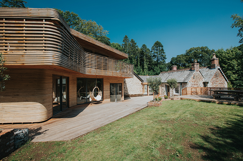 tom-raffield-steam-bent-wooden-home-cornwall-england-designboom-02