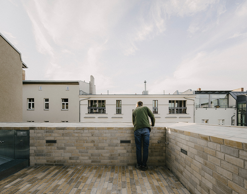 barkow-leibinger-apartment-house-prenzlauer-berg-berlin-germany-designboom-02