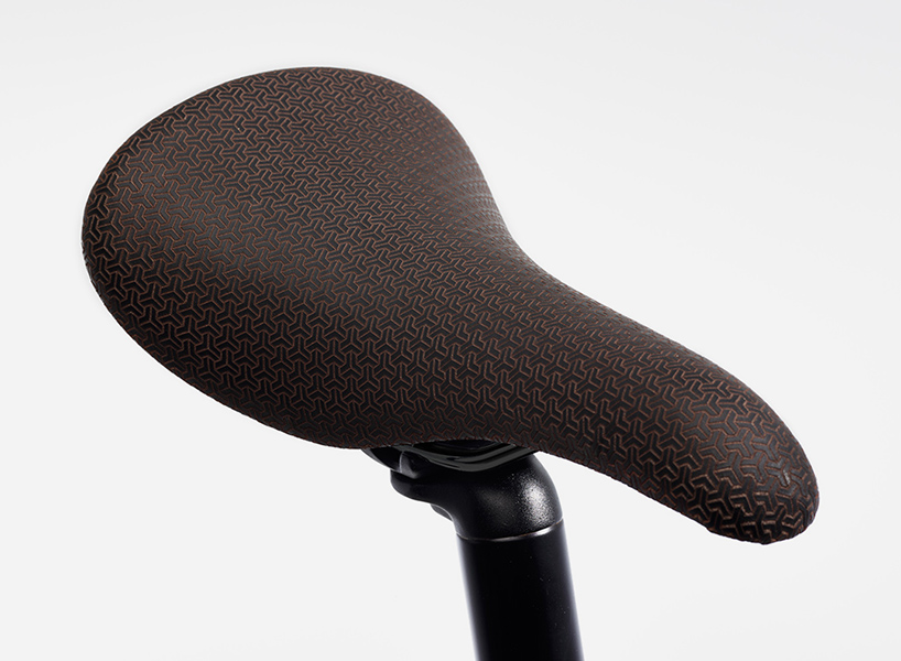 eltipo graphic black white fixie bicycle designboom