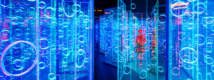 brut-deluxe-yuzhou-immersive-light-installation-designboom-02