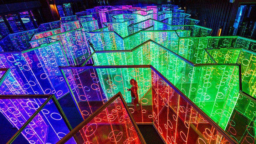 brut-deluxe-yuzhou-immersive-light-installation-designboom-02