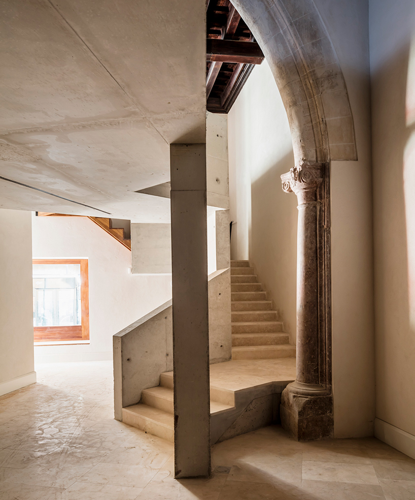 flores-+-prats-architects-+-duch-piza-cultural-center-casal-balaguer-palma-de-mallorca-designboom-02