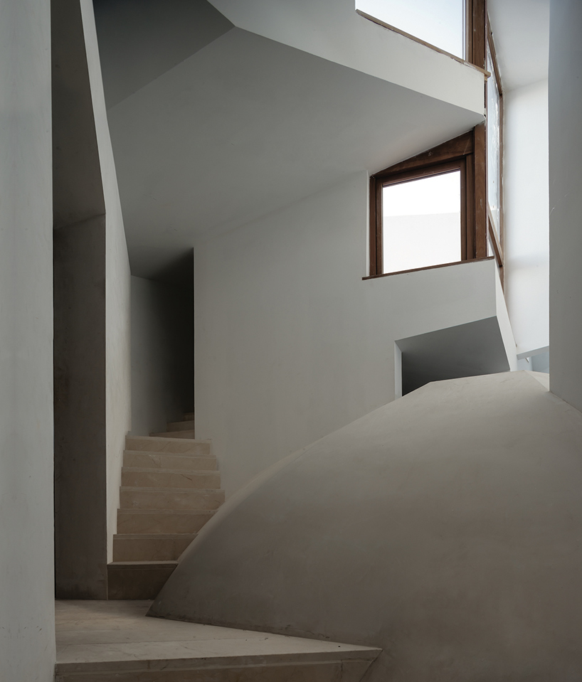 flores-+-prats-architects-+-duch-piza-cultural-center-casal-balaguer-palma-de-mallorca-designboom-02