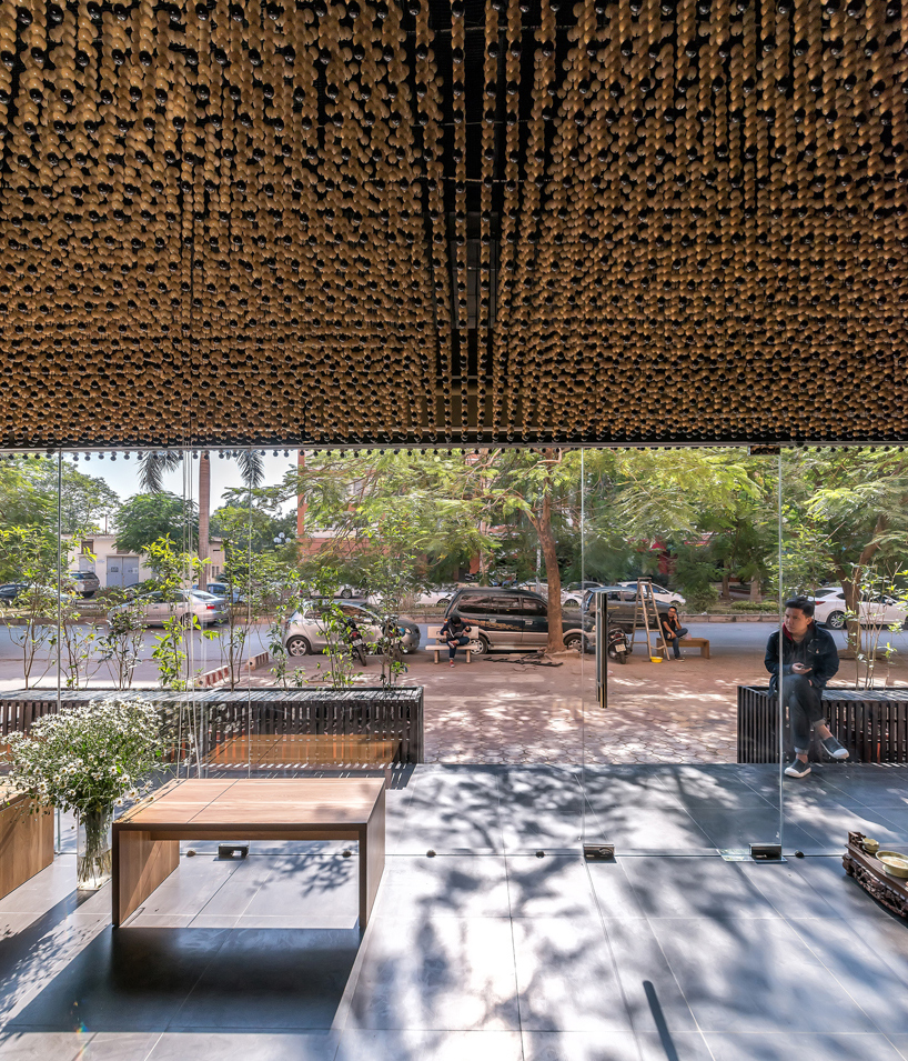 h&p-architects-manh-manh-salon-vietnam-designboom-02