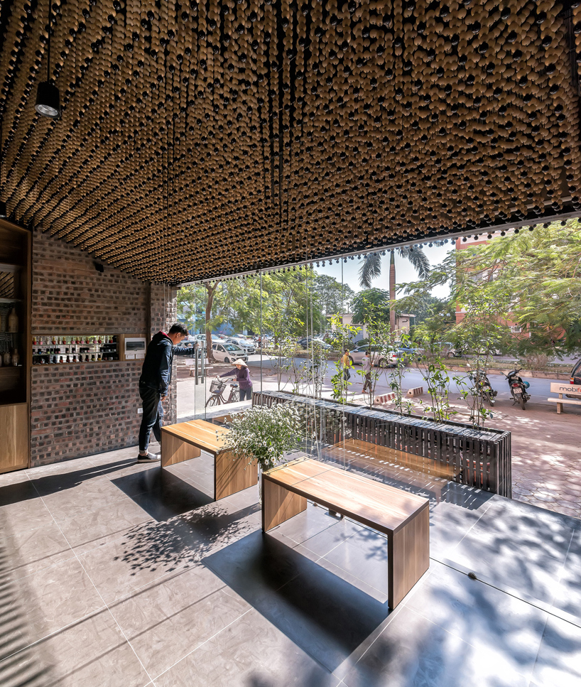 h&p-architects-manh-manh-salon-vietnam-designboom-02