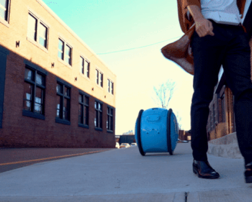 piaggio's 'gita' cargo bot carries your things so you go hands-free