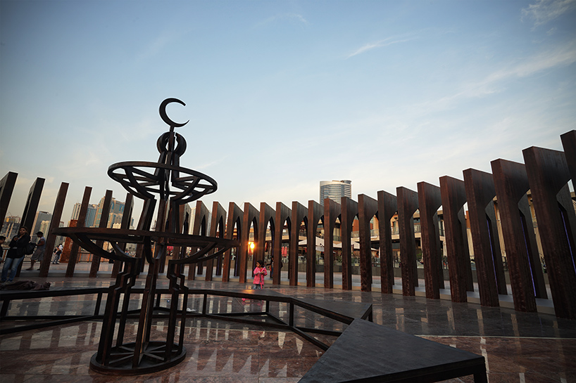 spiral-arches-daydreamers-design-islamic-arts-festival-sharjah-uae-designboom-02