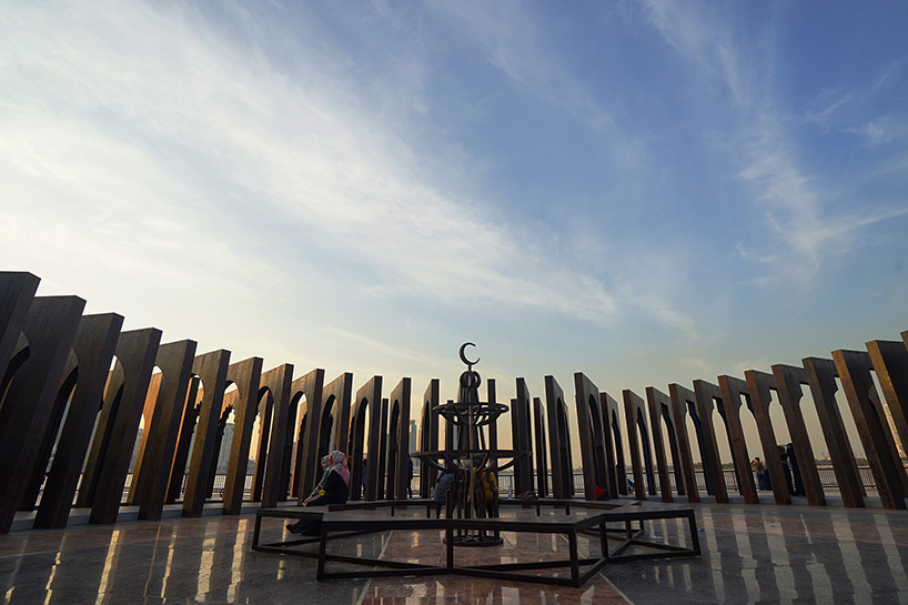 spiral-arches-daydreamers-design-islamic-arts-festival-sharjah-uae-designboom-02