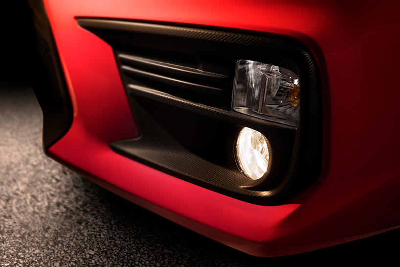 subaru-wrx-sti-upgraded-us-spec-naias-2017-designboom-04