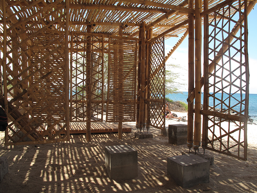 the-scarcity-and-creativity-studio-playa-man-bamboo-shade-shelter-galapagos-designboom-02