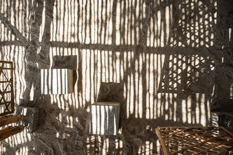 the-scarcity-and-creativity-studio-playa-man-bamboo-shade-shelter-galapagos-designboom-02