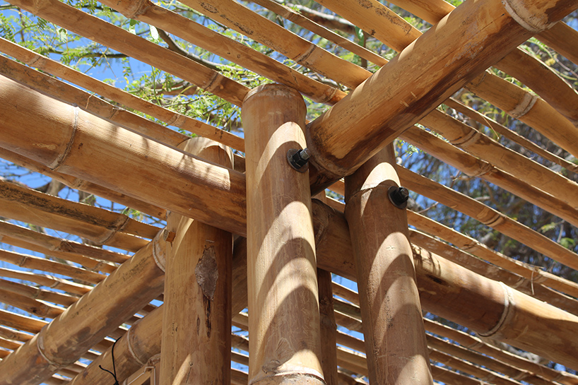 the-scarcity-and-creativity-studio-playa-man-bamboo-shade-shelter-galapagos-designboom-02