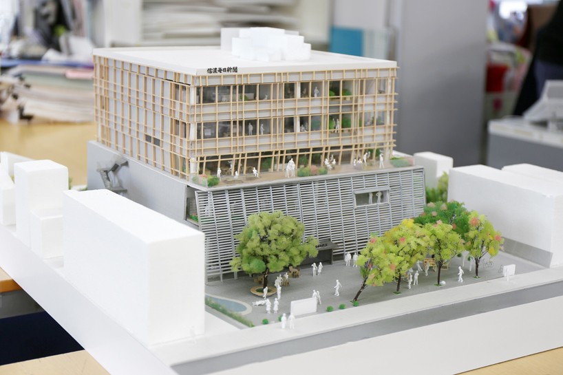 toyo-ito-studio-visit-tokyo-designboom-01