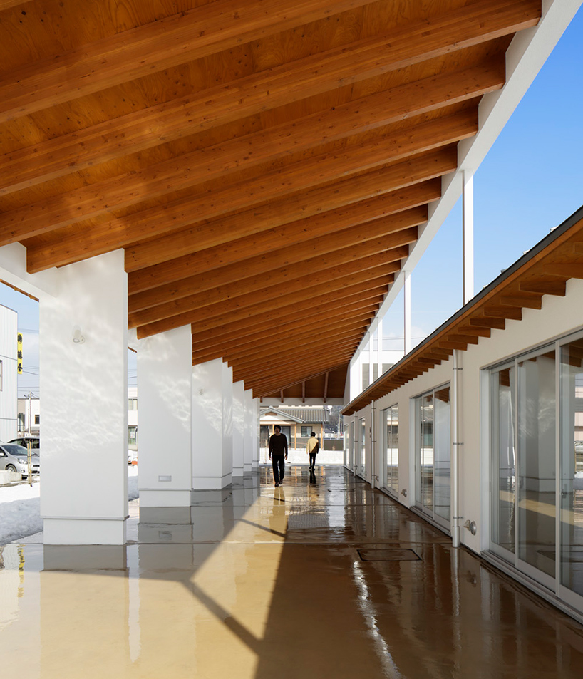 zai-shirakawa-architects-&-associates-meetingplace-of-the-tohoku-designboom-02