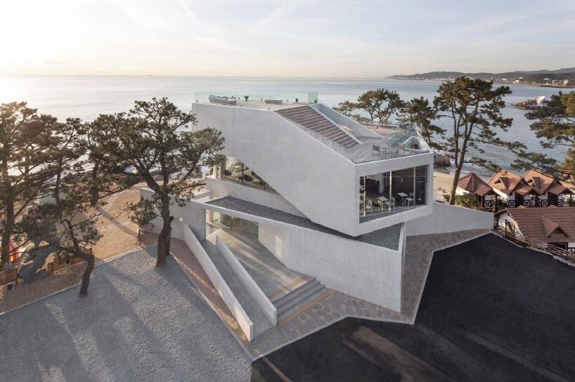 IDMM architects waveon café gijang korea designboom