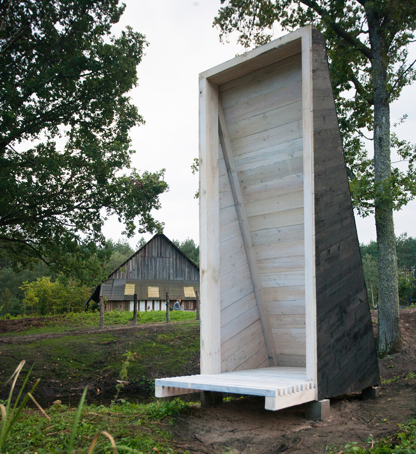 bjornadal-arkitektstudio-gapahuk-human-birdhouse-workshop-lithuania-designboom-03