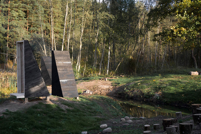 bjornadal-arkitektstudio-gapahuk-human-birdhouse-workshop-lithuania-designboom-03