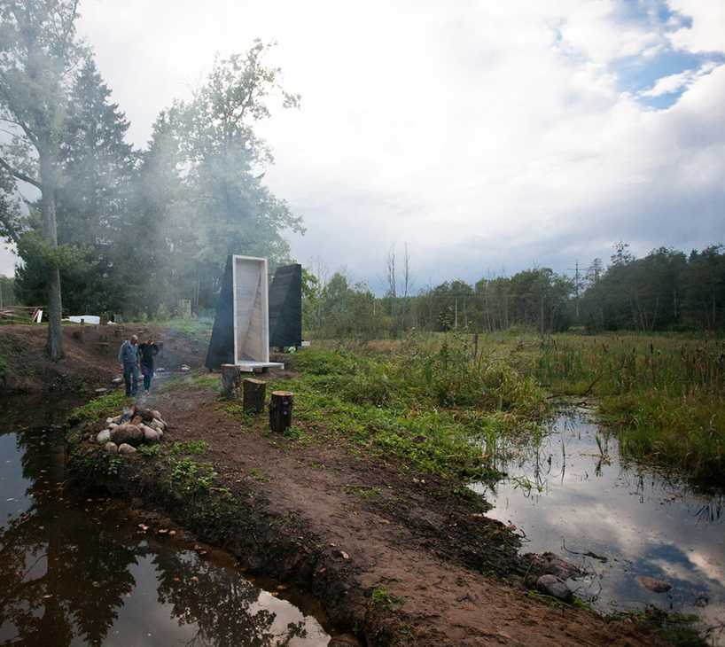 bjornadal-arkitektstudio-gapahuk-human-birdhouse-workshop-lithuania-designboom-03