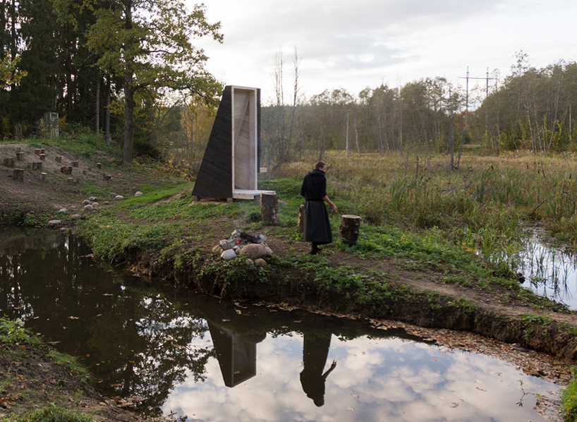 bjornadal-arkitektstudio-gapahuk-human-birdhouse-workshop-lithuania-designboom-03