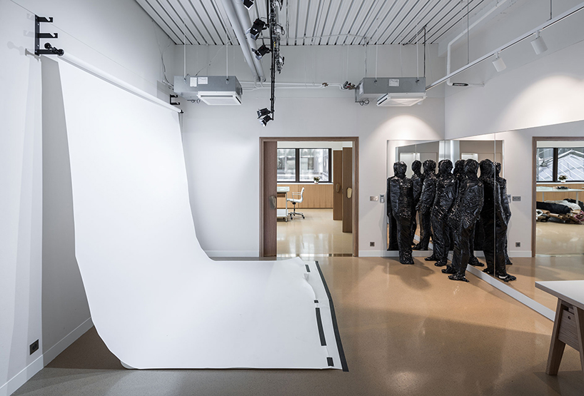 cigue-architecture-uniqlo-u-r&d-center-paris-designboom-03