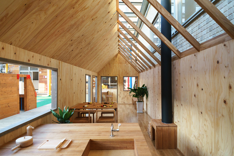 hibinosekkei-youji-no-shiro-kinds-design-labo-ouchi-kindergarten-extension-japan-designboom-005