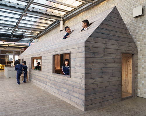 HIBINOSEKKEI + youji no shiro inserts miniature house into japanese kindergarten