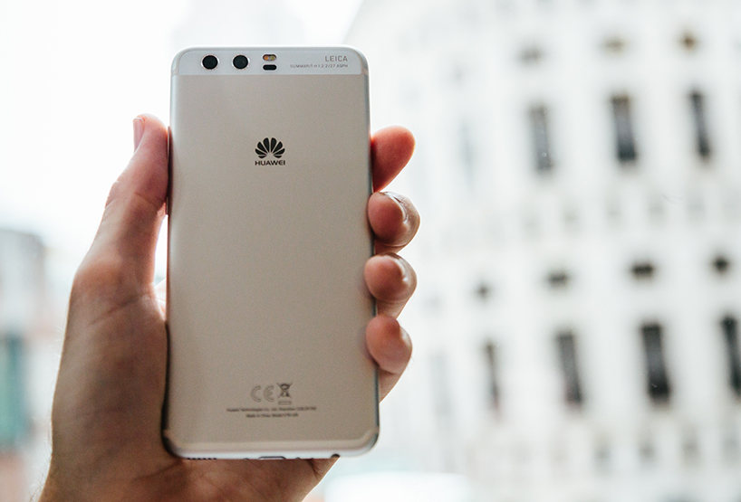 huawei-pantone-P10-designboom-05