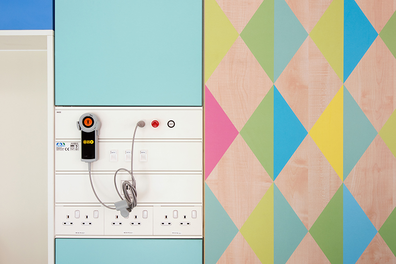 morag-myerscough-sheffield-childrens-hospital-bedrooms-designboom-02