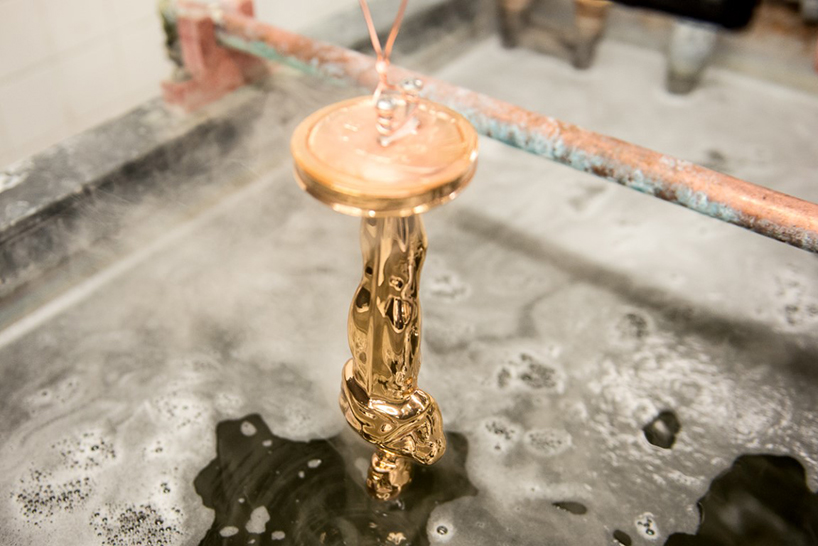 oscar-statuette-roundup-designboom-04