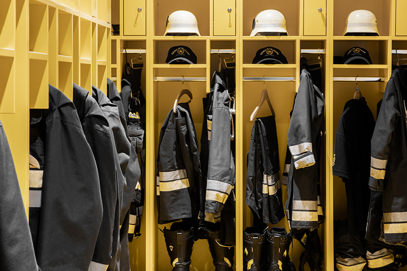 pedevilla-architects-fire-station-sand-in-taufers-designboom-03